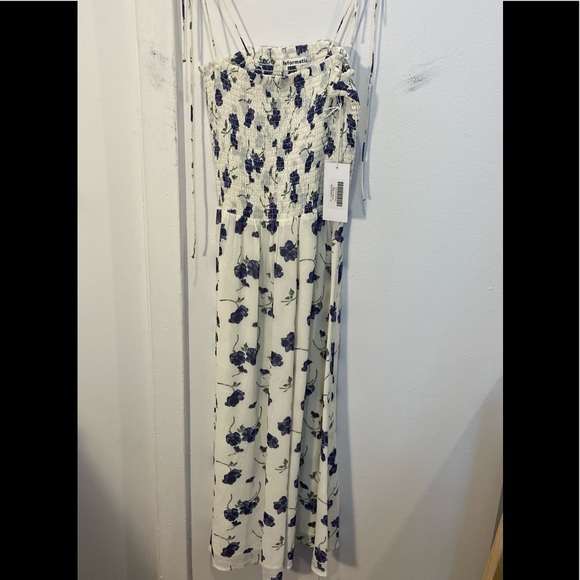NWT Reformation Sable Dress in Cream/Blue Floral - Picture 8 of 8
